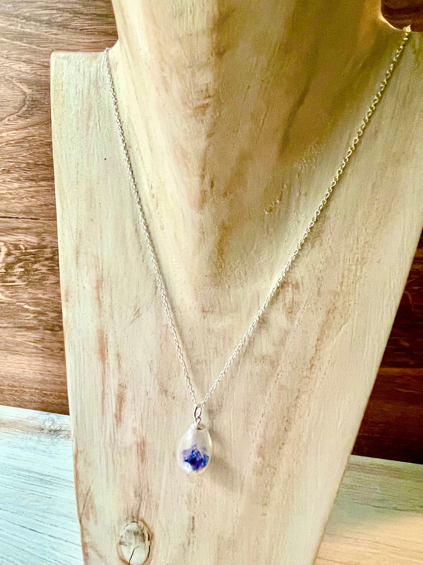 Customizable Crystal/Birthstone Necklace (One Stone)