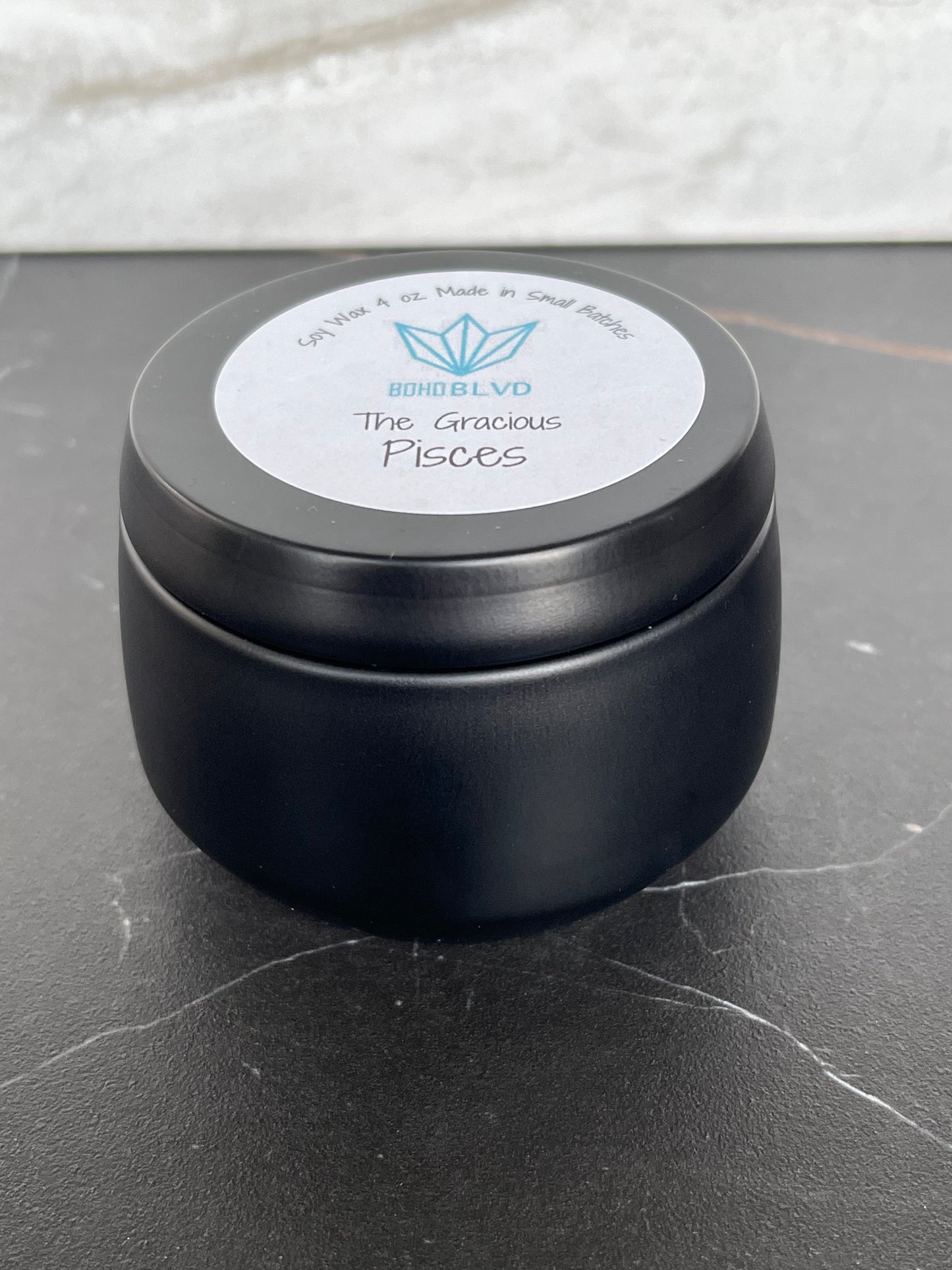 The Gracious Pisces Zodiac Candle