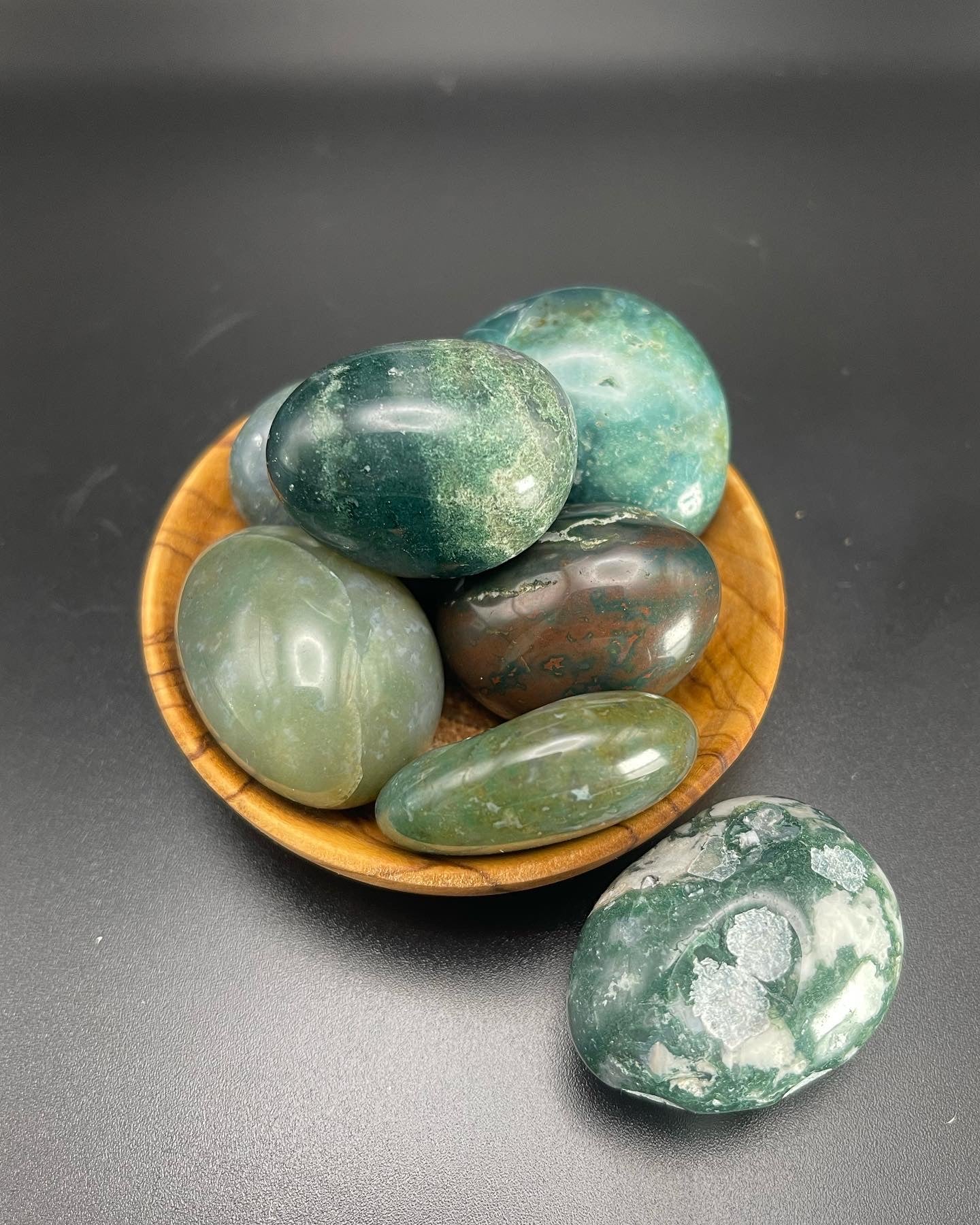 Tumbled Moss Agate